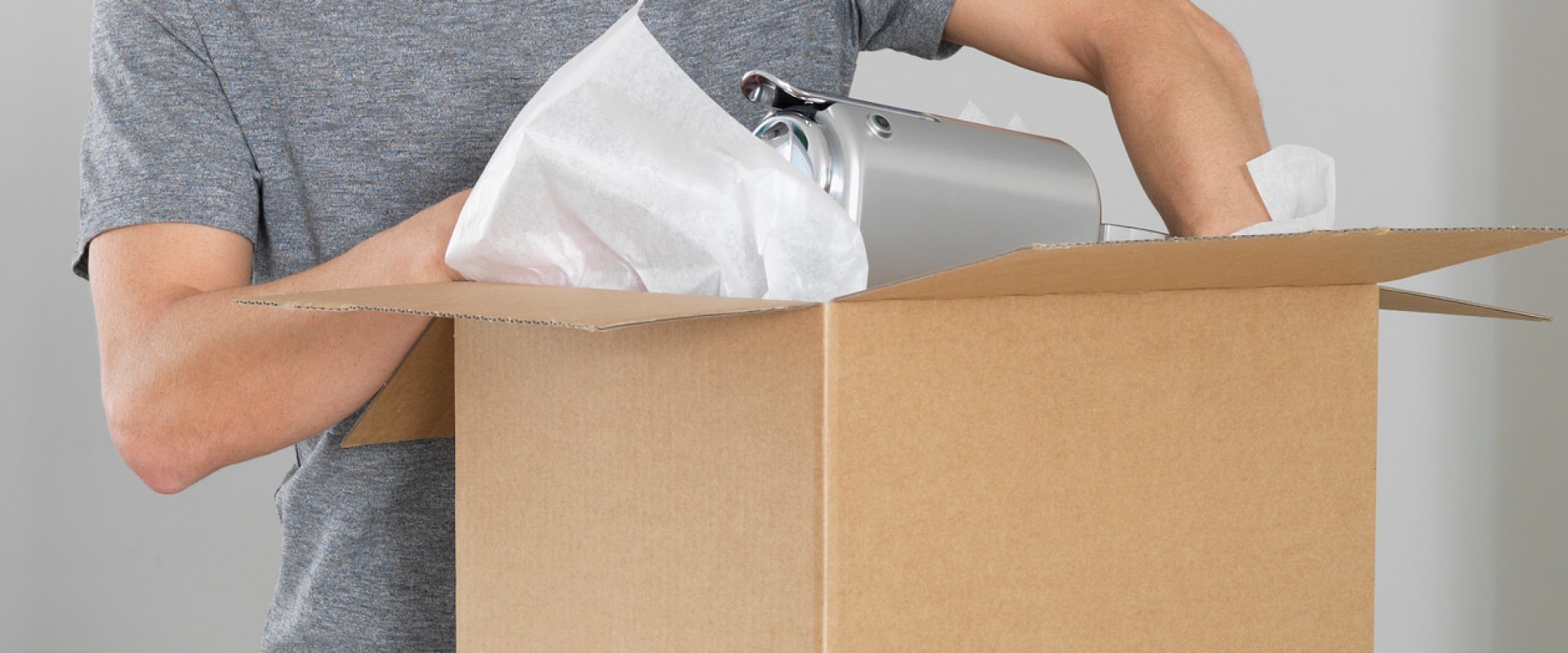How to Ensure Safe and Efficient Handling and Packaging of Goods